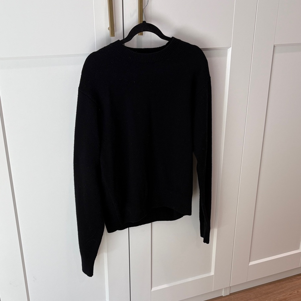 Uniqlo Black Knit Wool Crewneck Sweater